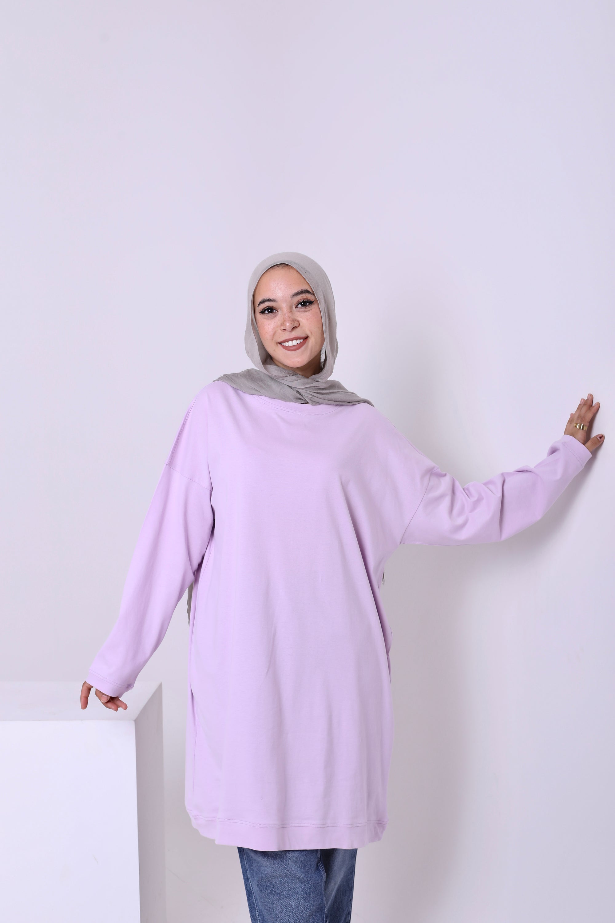 تي شيرت قطني بطبعة خلفية
