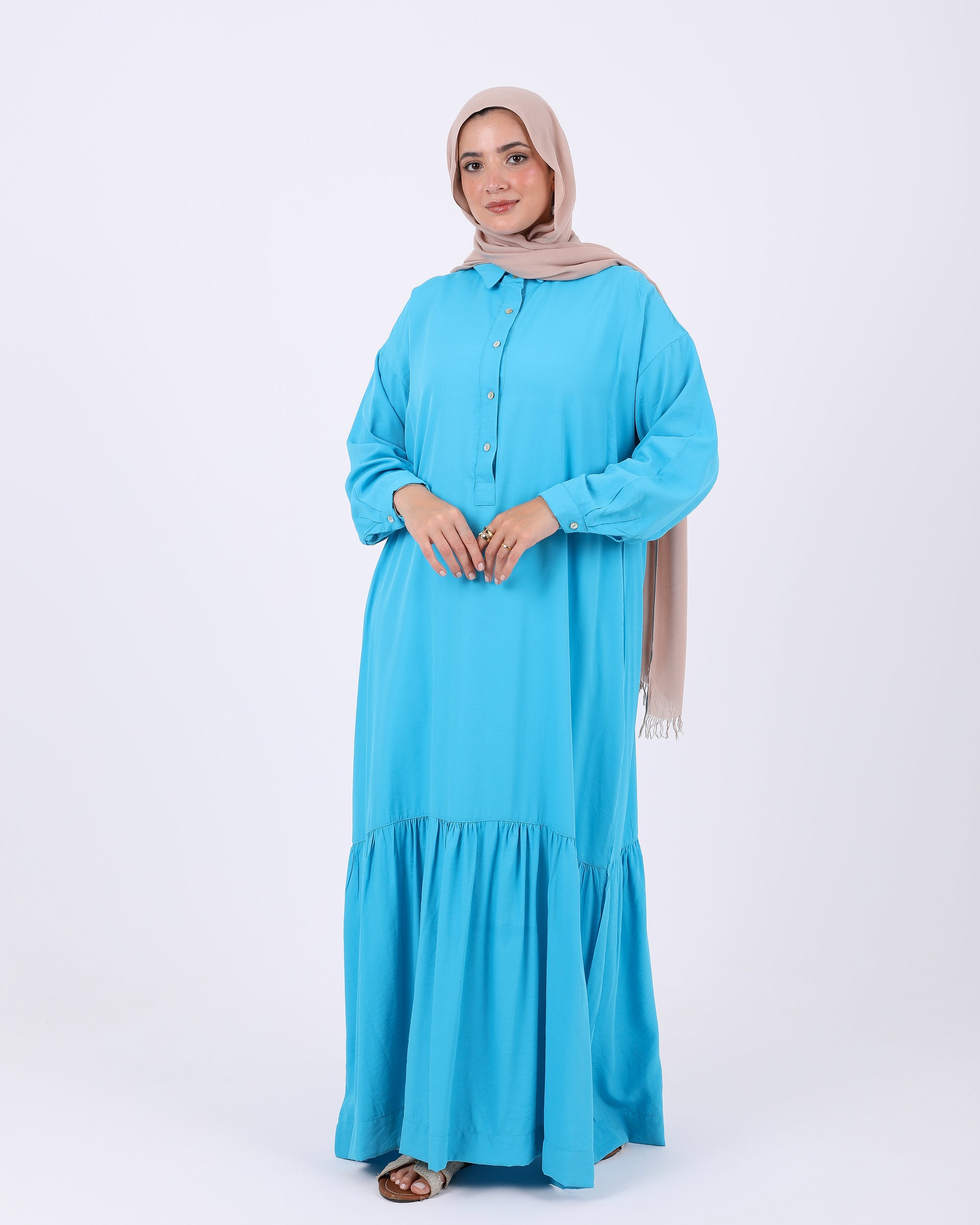 فستان بأزرار نصفية 